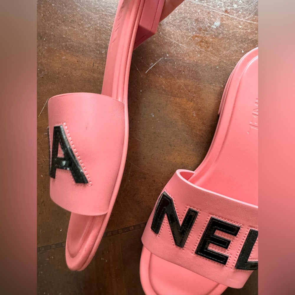 Chanel slides - Picture 8 of 15